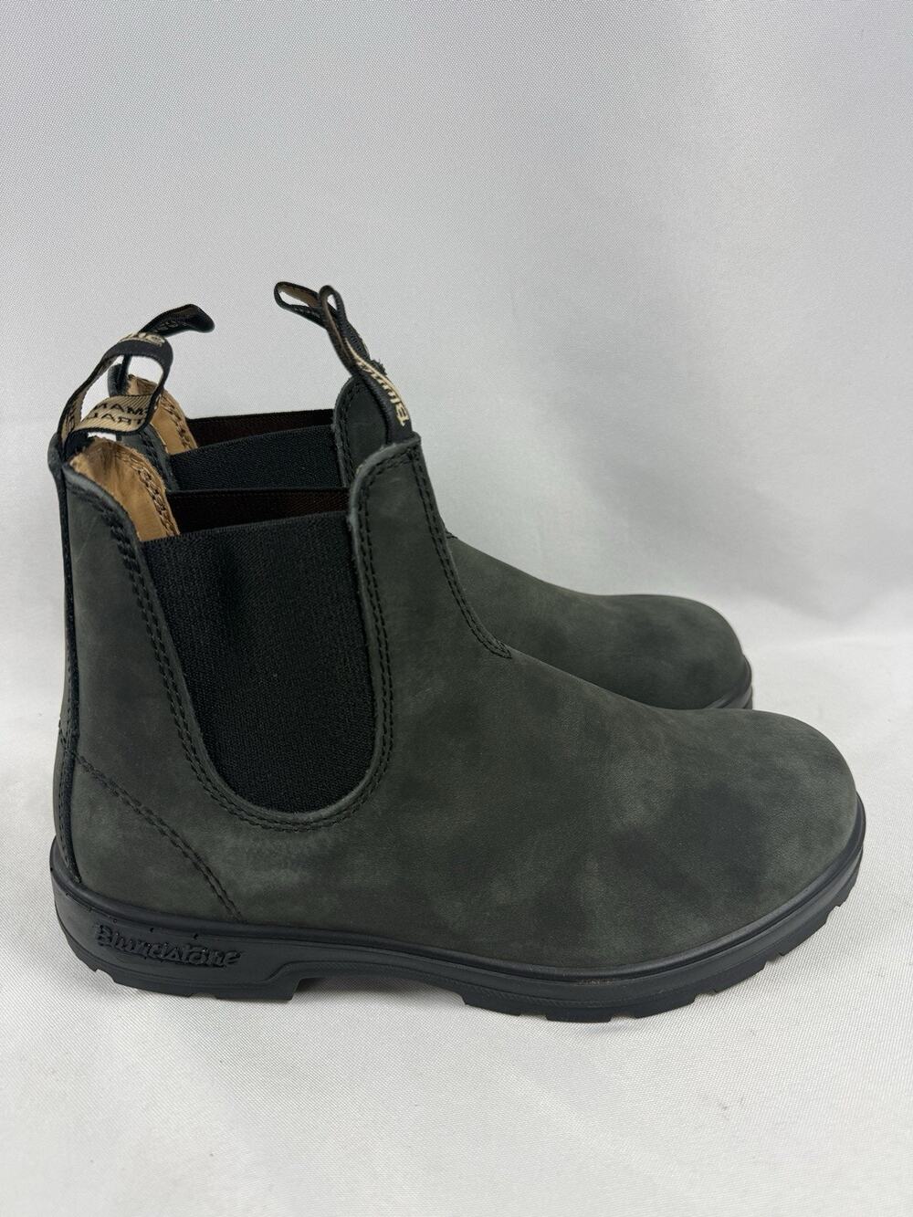 Blundstone 587 Rustic Black Chelsea Boots New Box Women 9.5 Men 7.5
